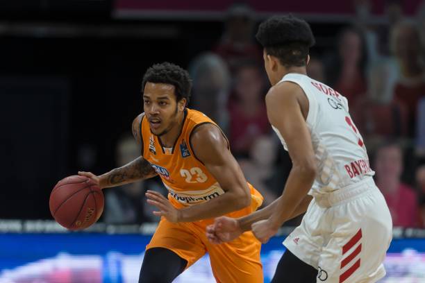 面对吉鲁给 面对吉鲁给